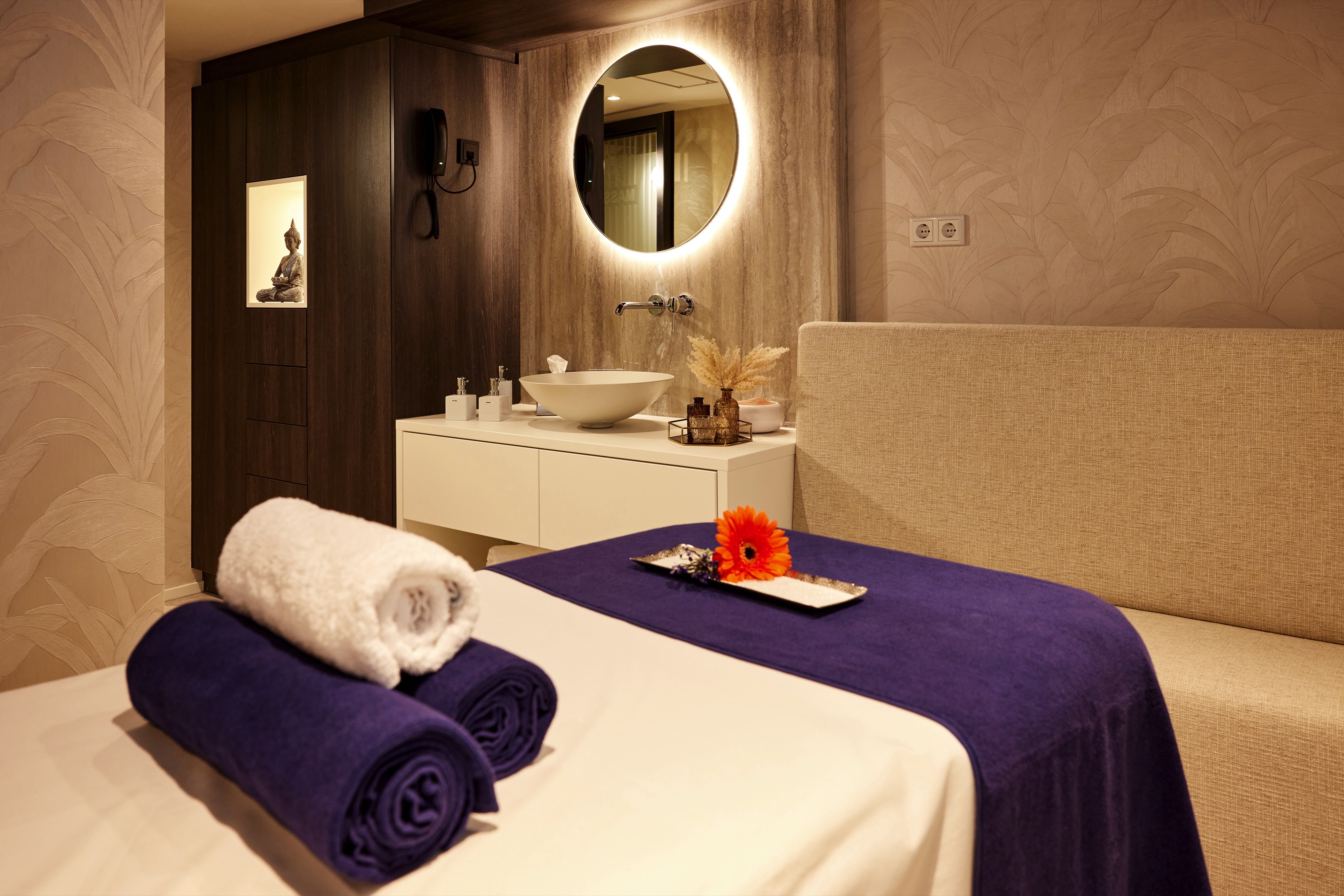 AMADEUS Riva Massage Room ©Lueftner Cruises Amadeus Tom Yasny.jpg